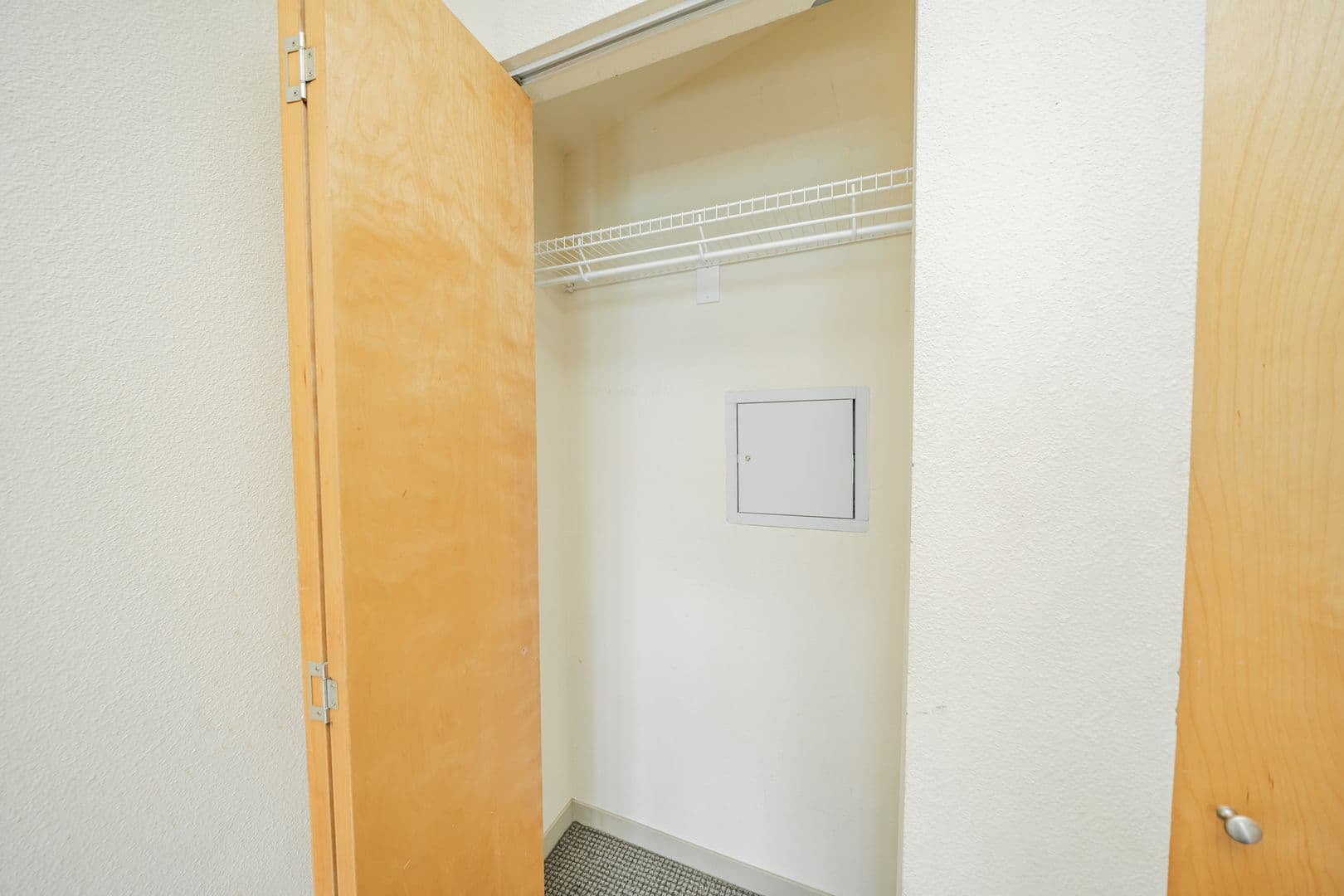 Oakland Apartment: 400 Derby Avenue