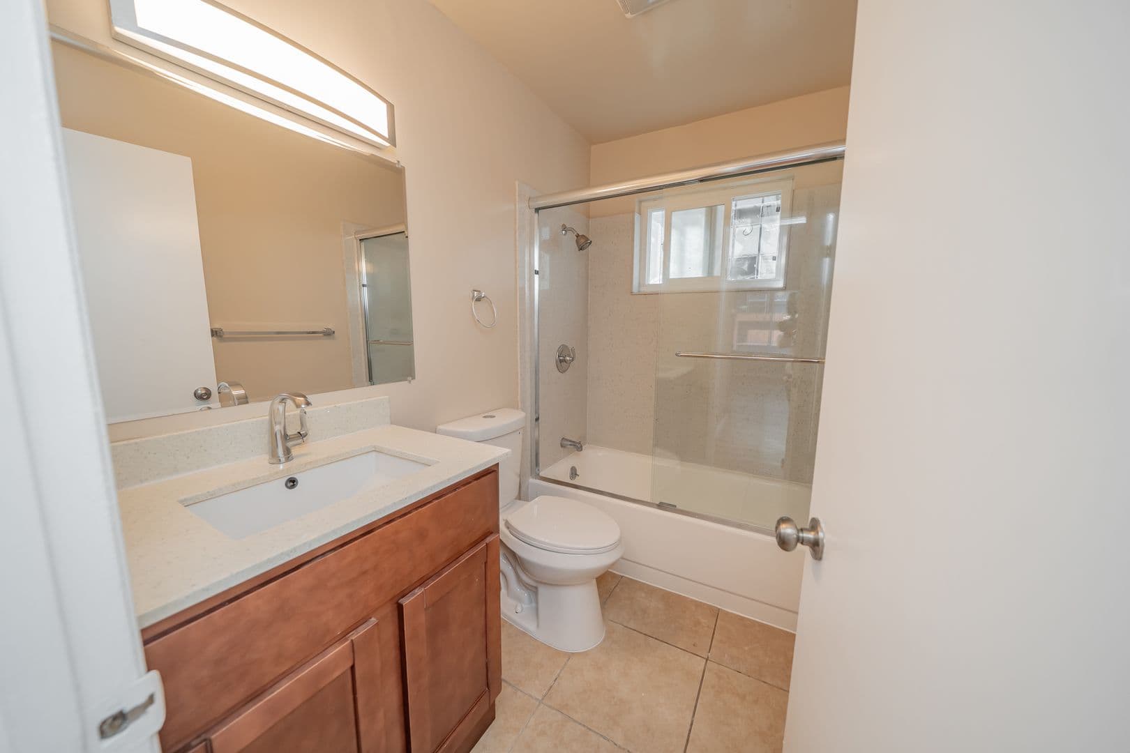 Oakland Apartment: 2268 35th Avenue