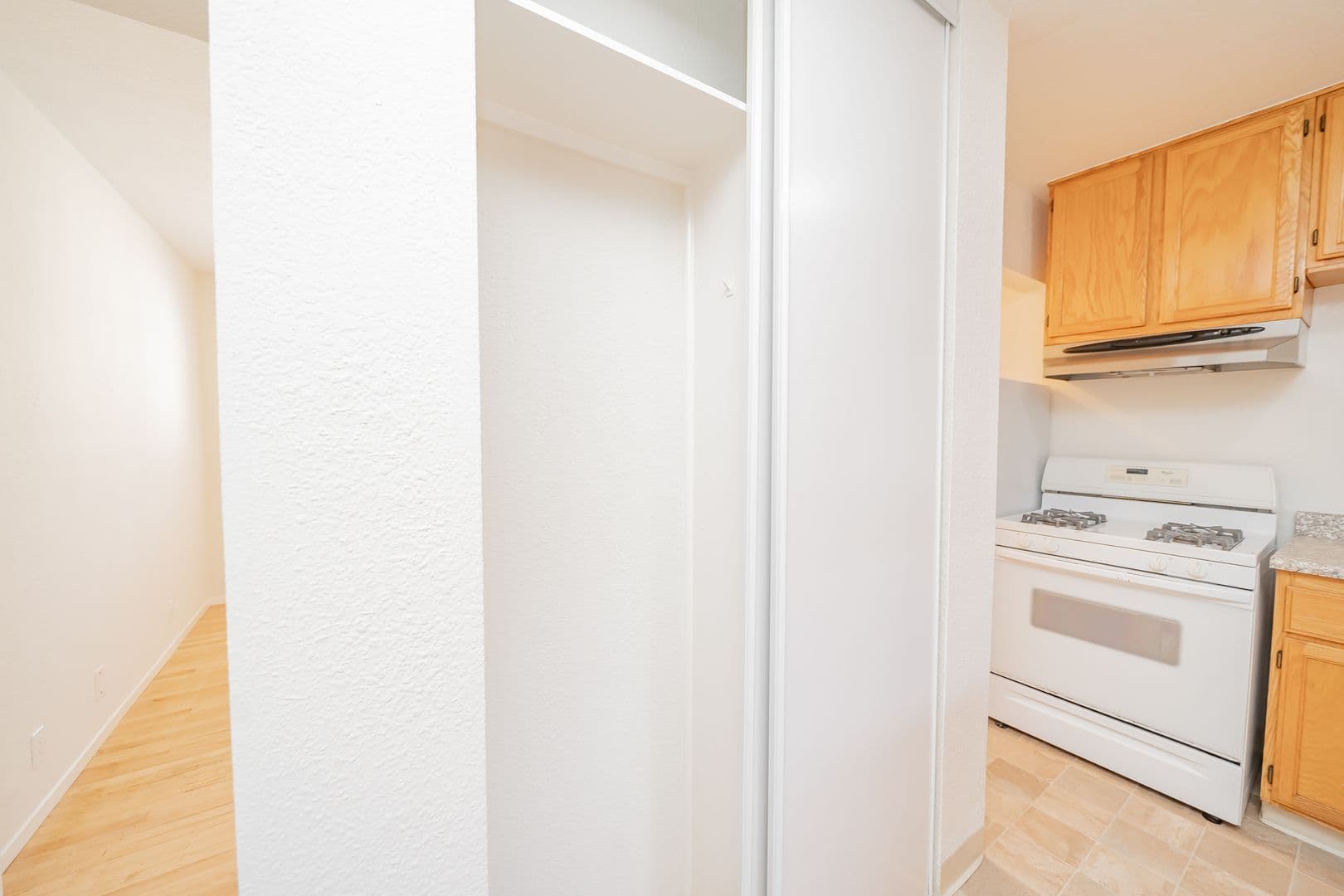 Berkeley Apartment: 1930 Hearst Avenue
