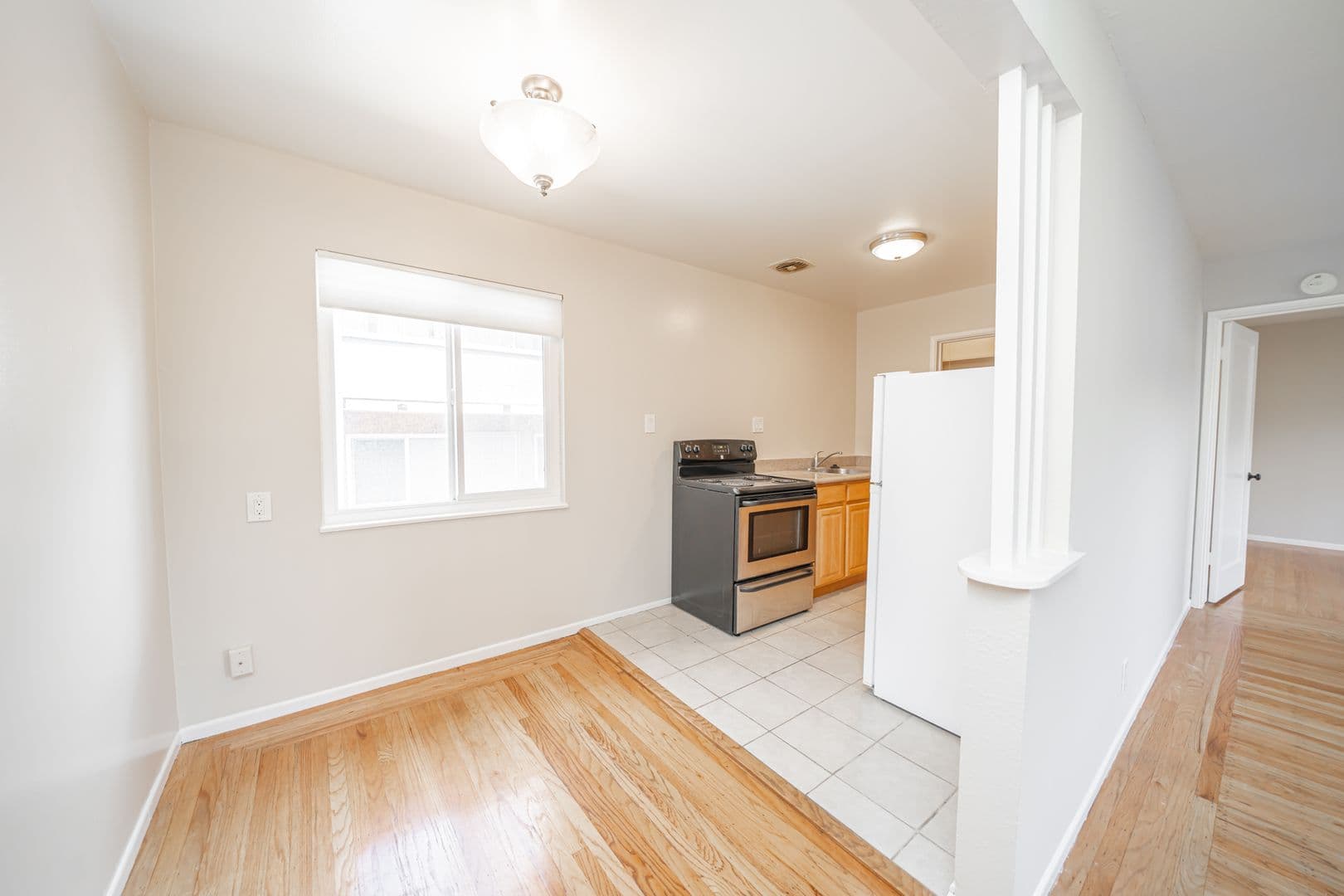 Oakland Apartment: 2275 Park Blvd