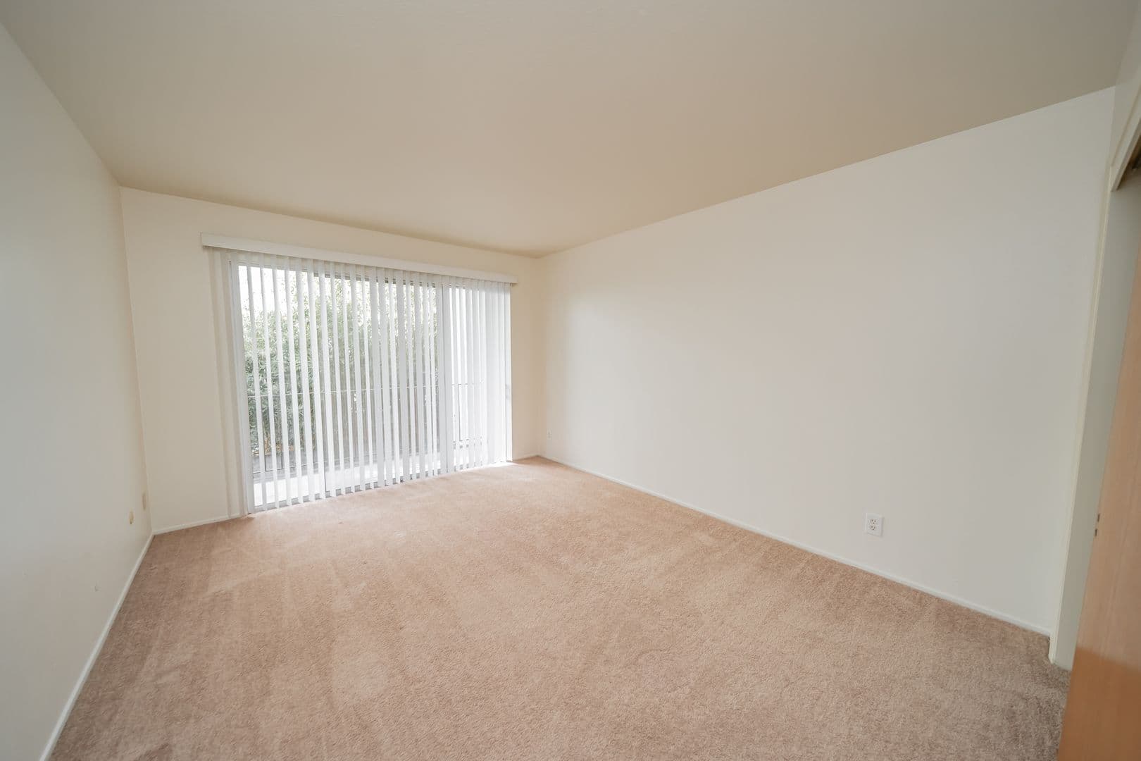 Oakland Apartment: 36 Moss Avenue