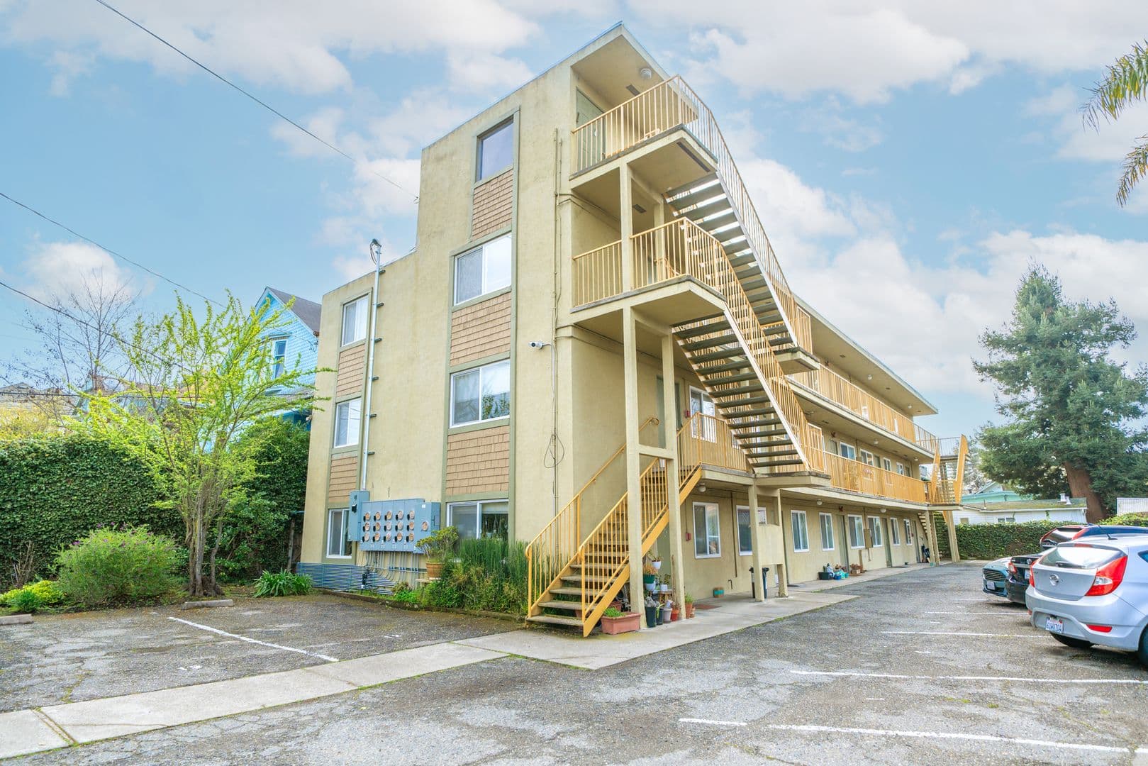 Berkeley Apartment: 1734 Blake Street