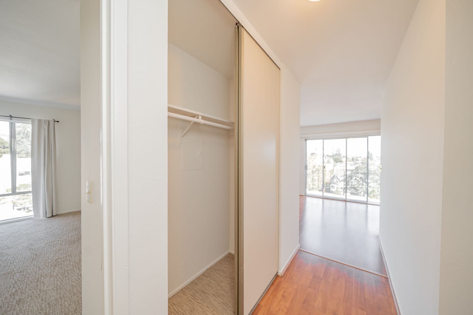 Oakland Apartment: 330 Adams Street