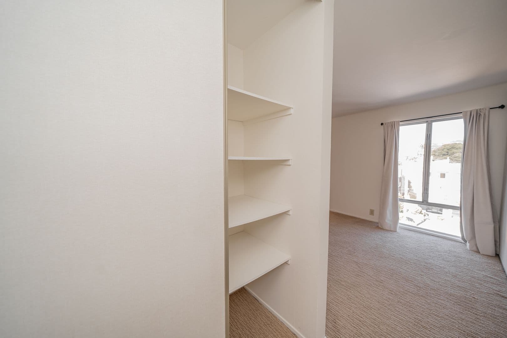 Oakland Apartment: 330 Adams Street