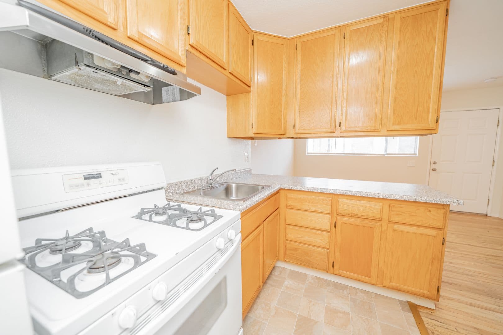 Berkeley Apartment: 1930 Hearst Avenue