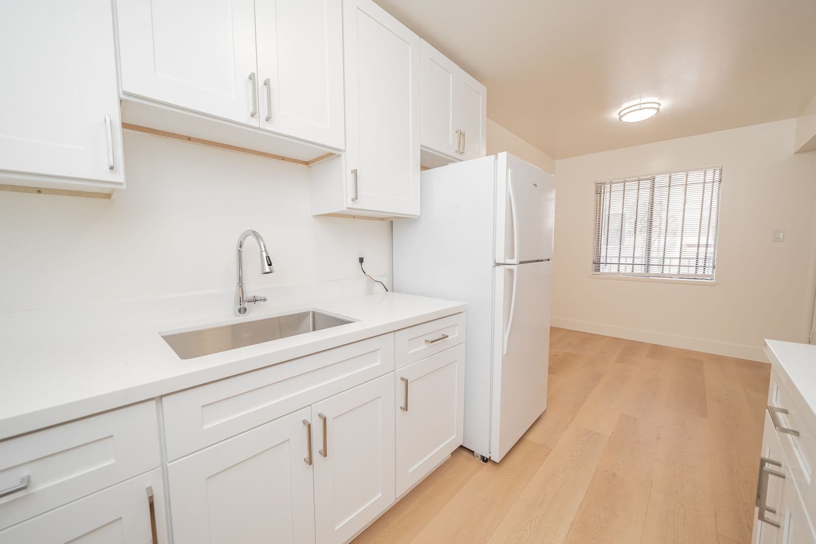 Oakland Apartment: 3084 Richmond Blvd