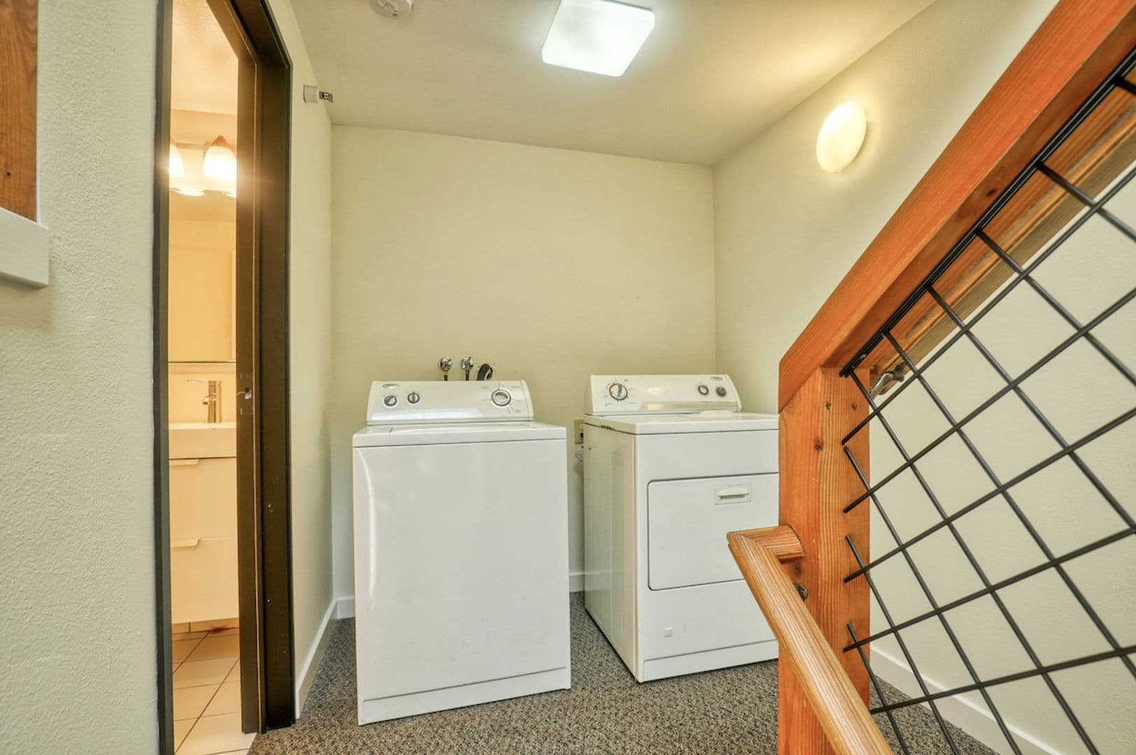 Oakland Apartment: 1000 43rd Street
