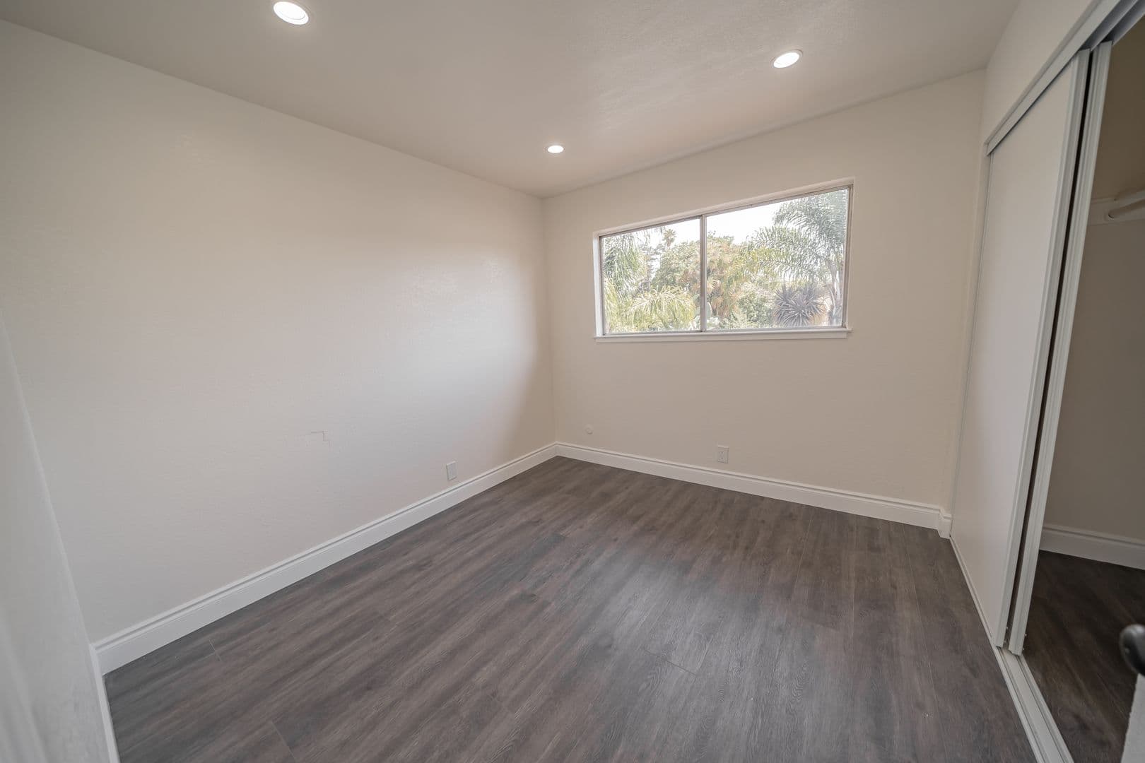Oakland Apartment: 3222 Delaware Street
