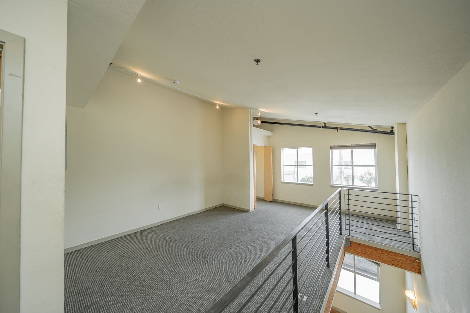 Oakland Apartment: 400 Derby Avenue