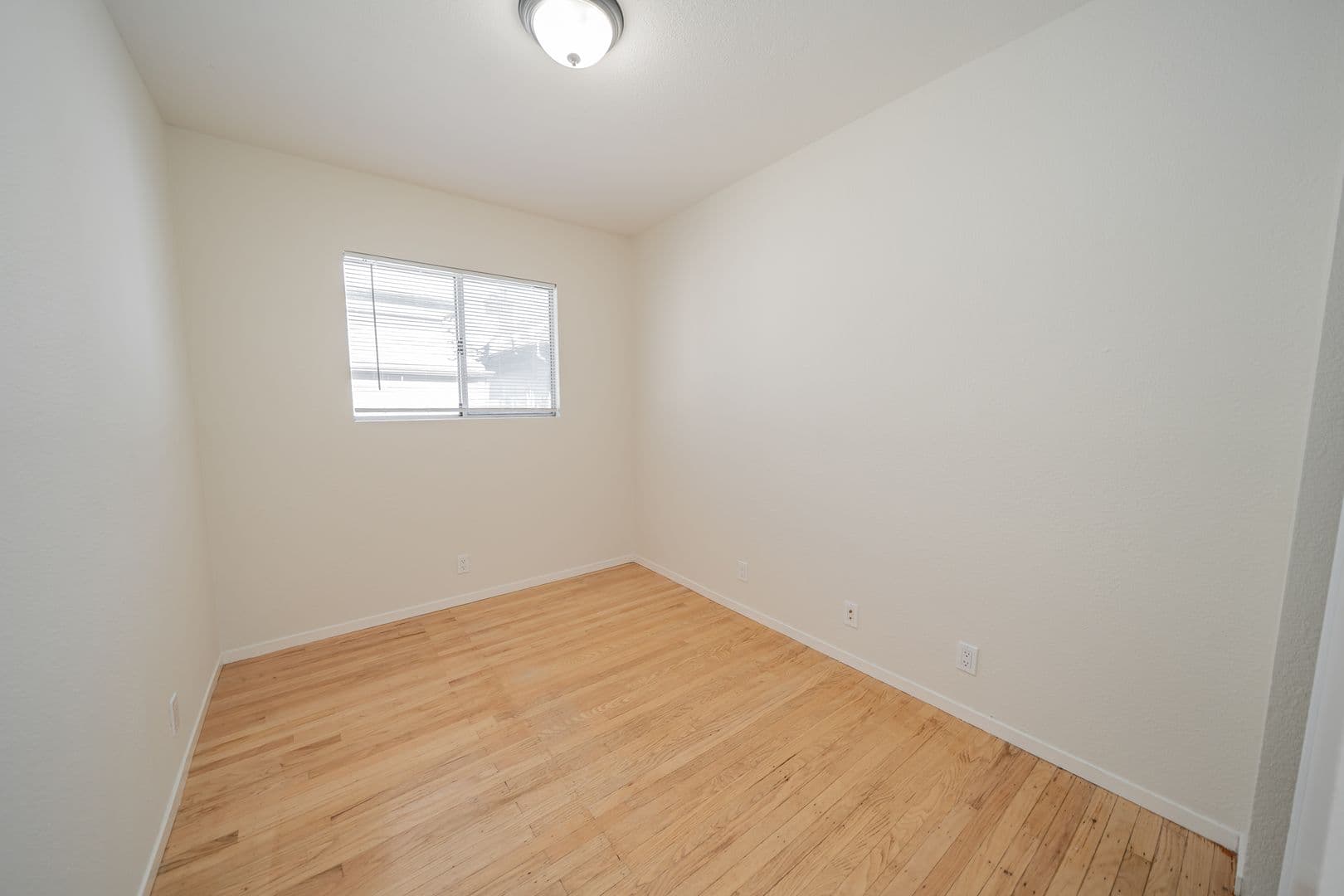 Berkeley Apartment: 1930 Hearst Avenue