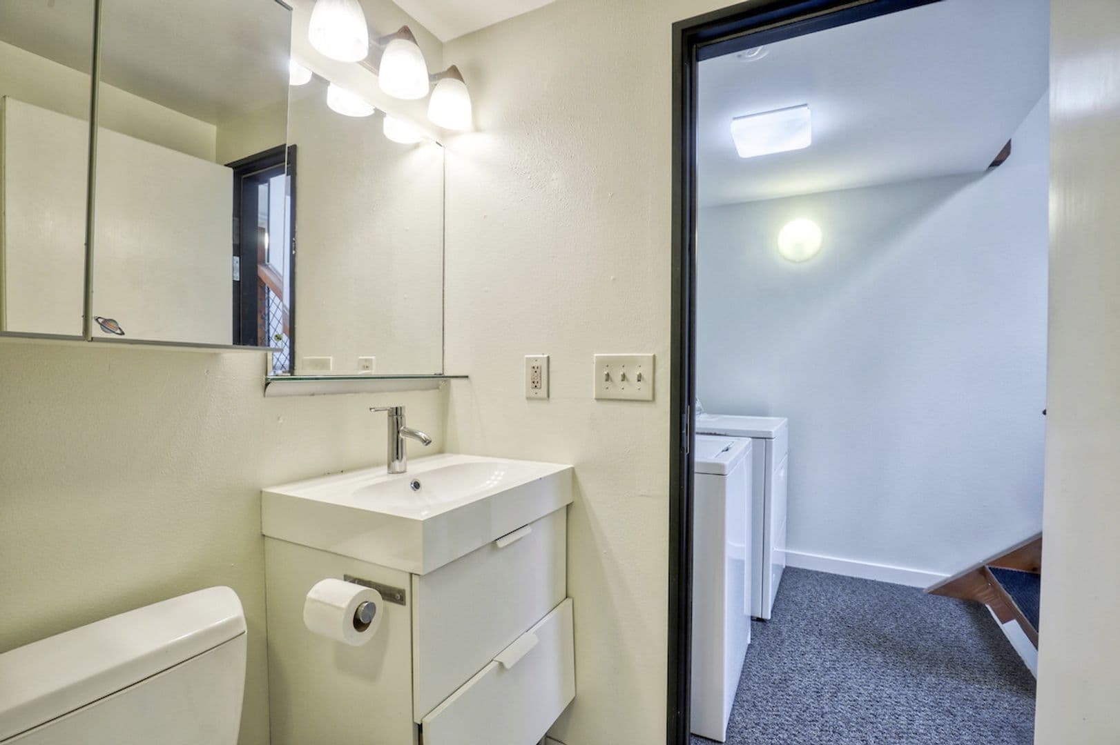 Oakland Apartment: 1000 43rd Street