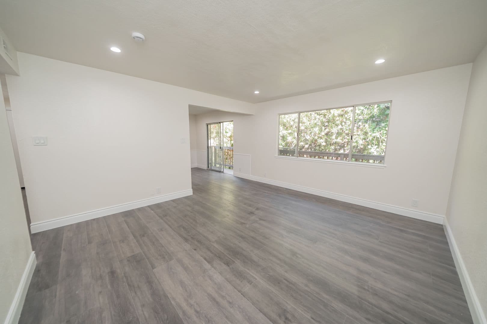 Oakland Apartment: 3222 Delaware Street