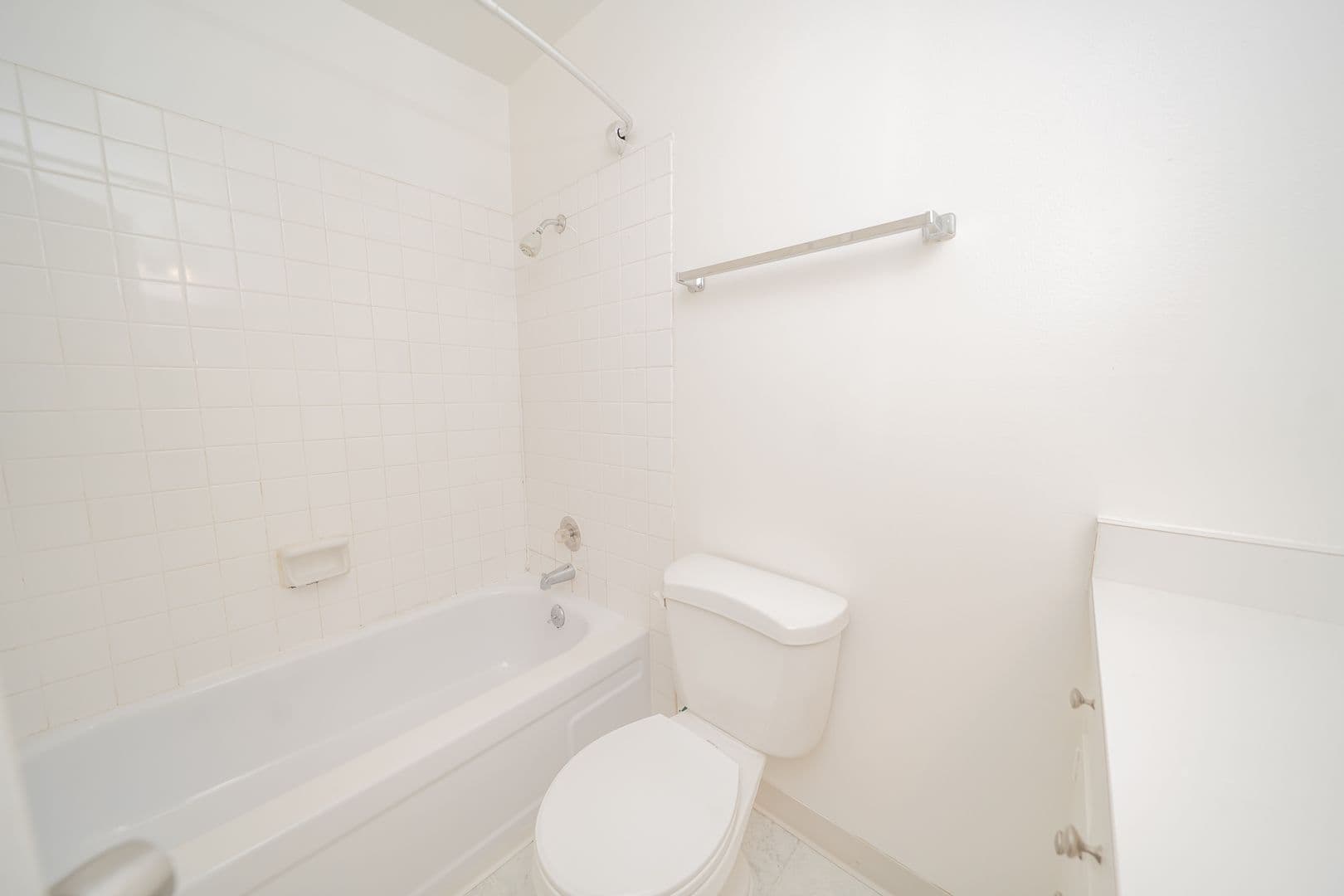 Oakland Apartment: 330 Adams Street