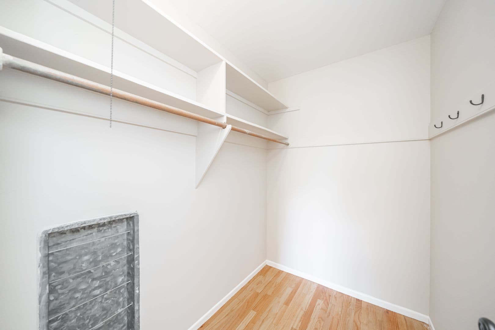 Oakland Apartment: 2275 Park Blvd
