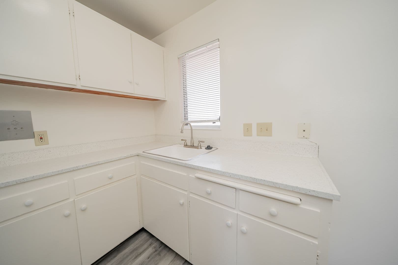 Oakland Apartment: 354 Vernon Street