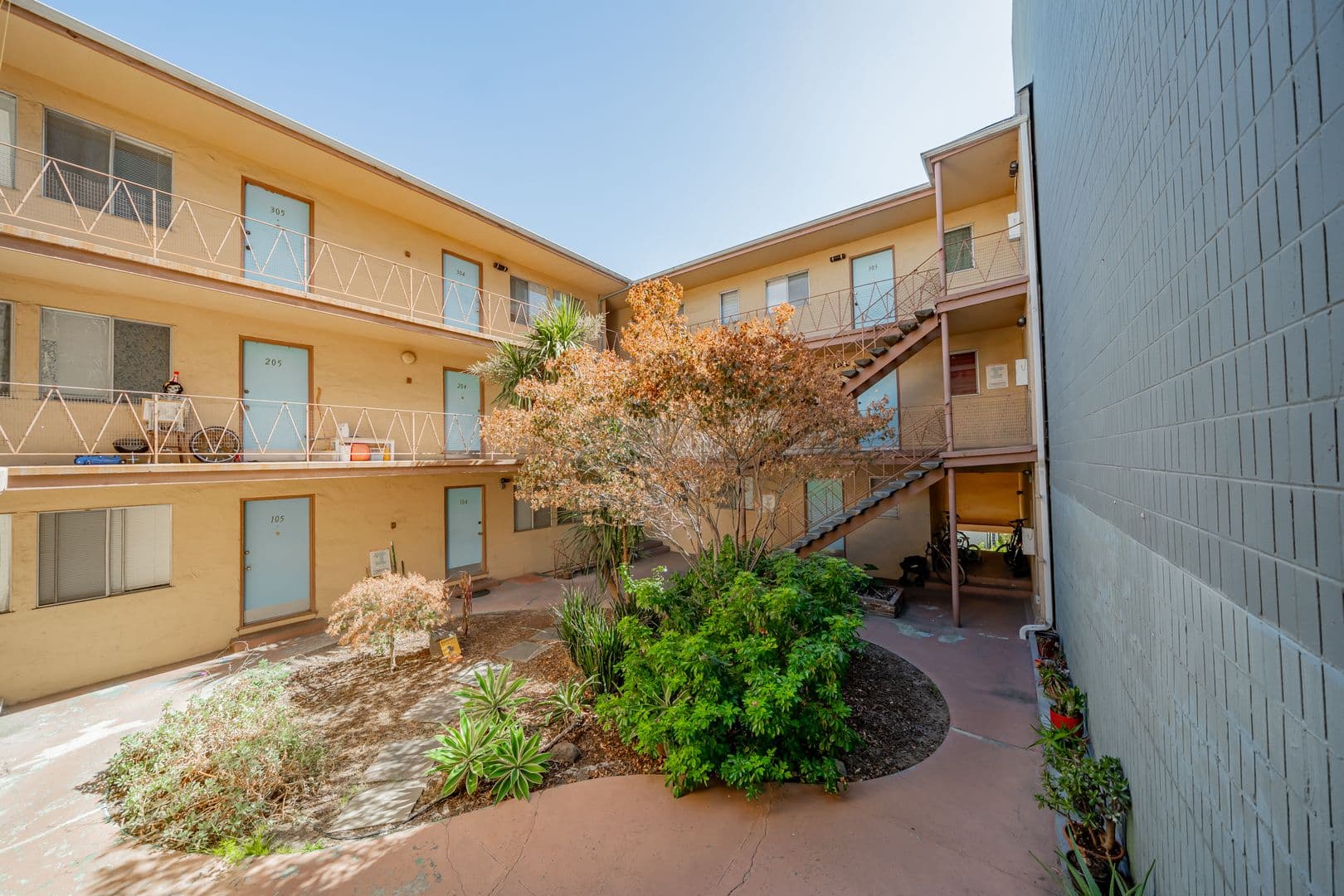 Oakland Apartment: 354 Vernon Street