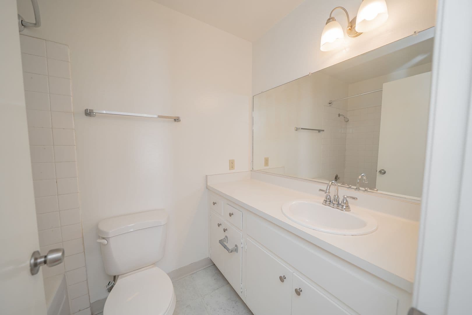 Oakland Apartment: 330 Adams Street