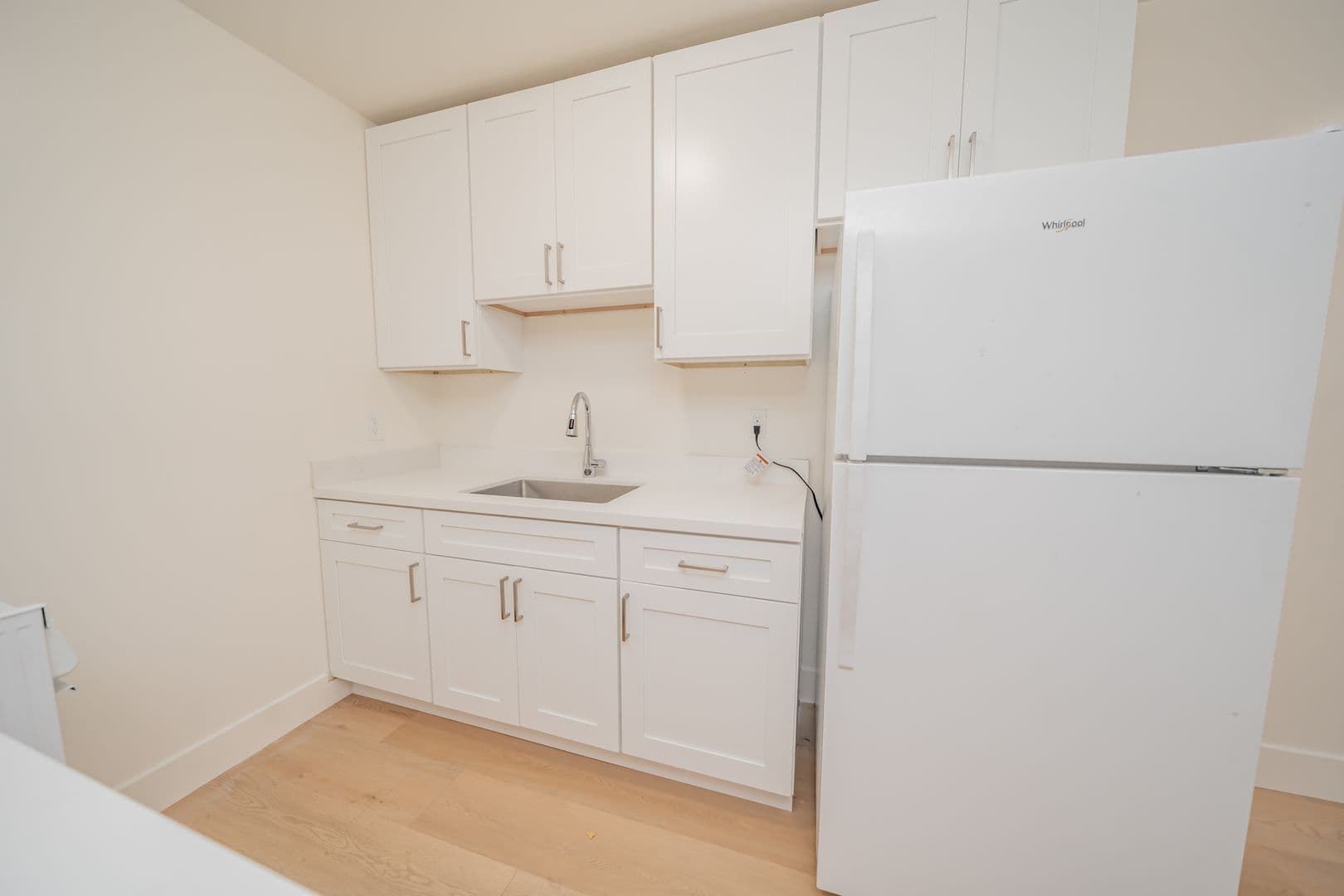 Oakland Apartment: 3084 Richmond Blvd