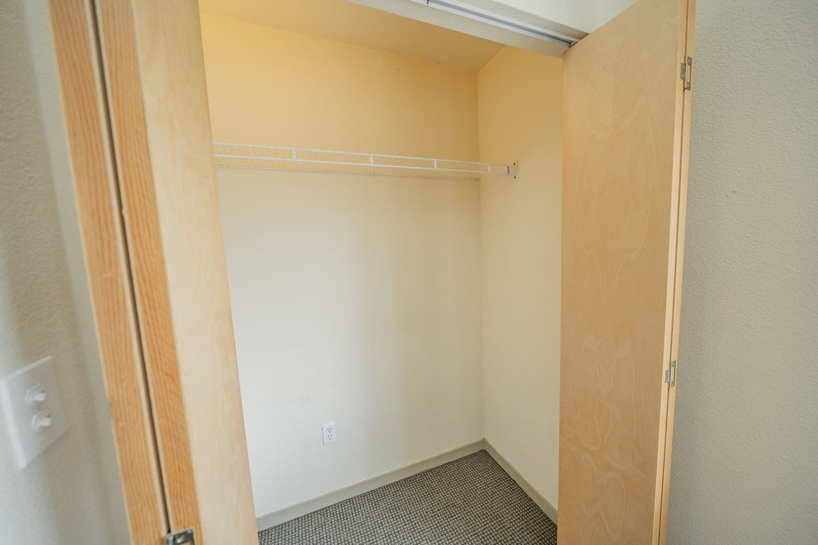 Oakland Apartment: 400 Derby Avenue
