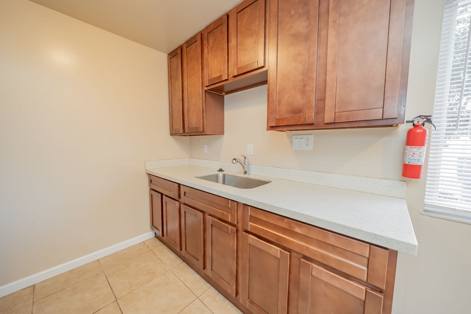 Oakland Apartment: 2268 35th Avenue