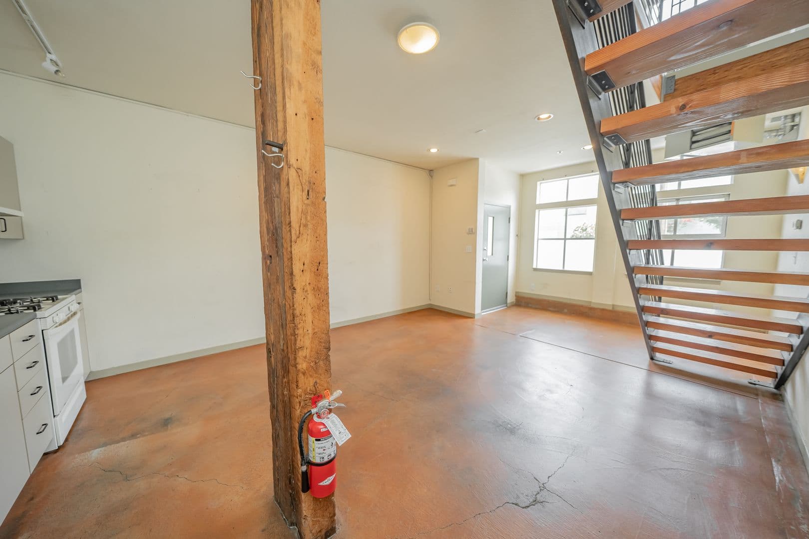 Oakland Apartment: 400 Derby Avenue