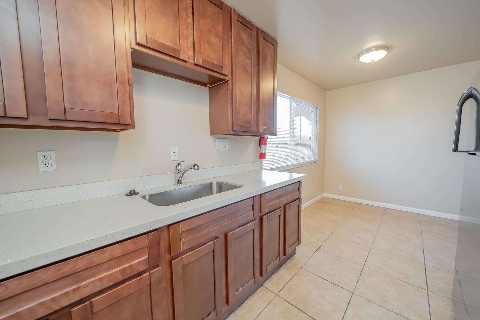 Oakland Apartment: 2268 35th Avenue