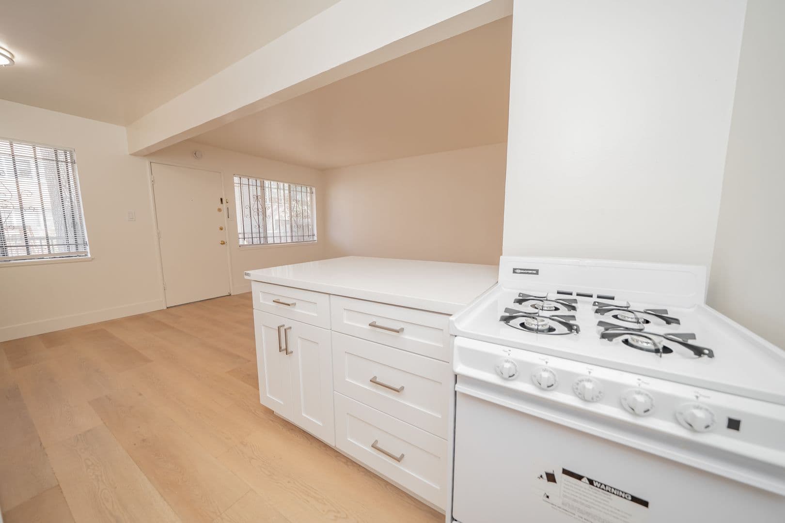 Oakland Apartment: 3084 Richmond Blvd