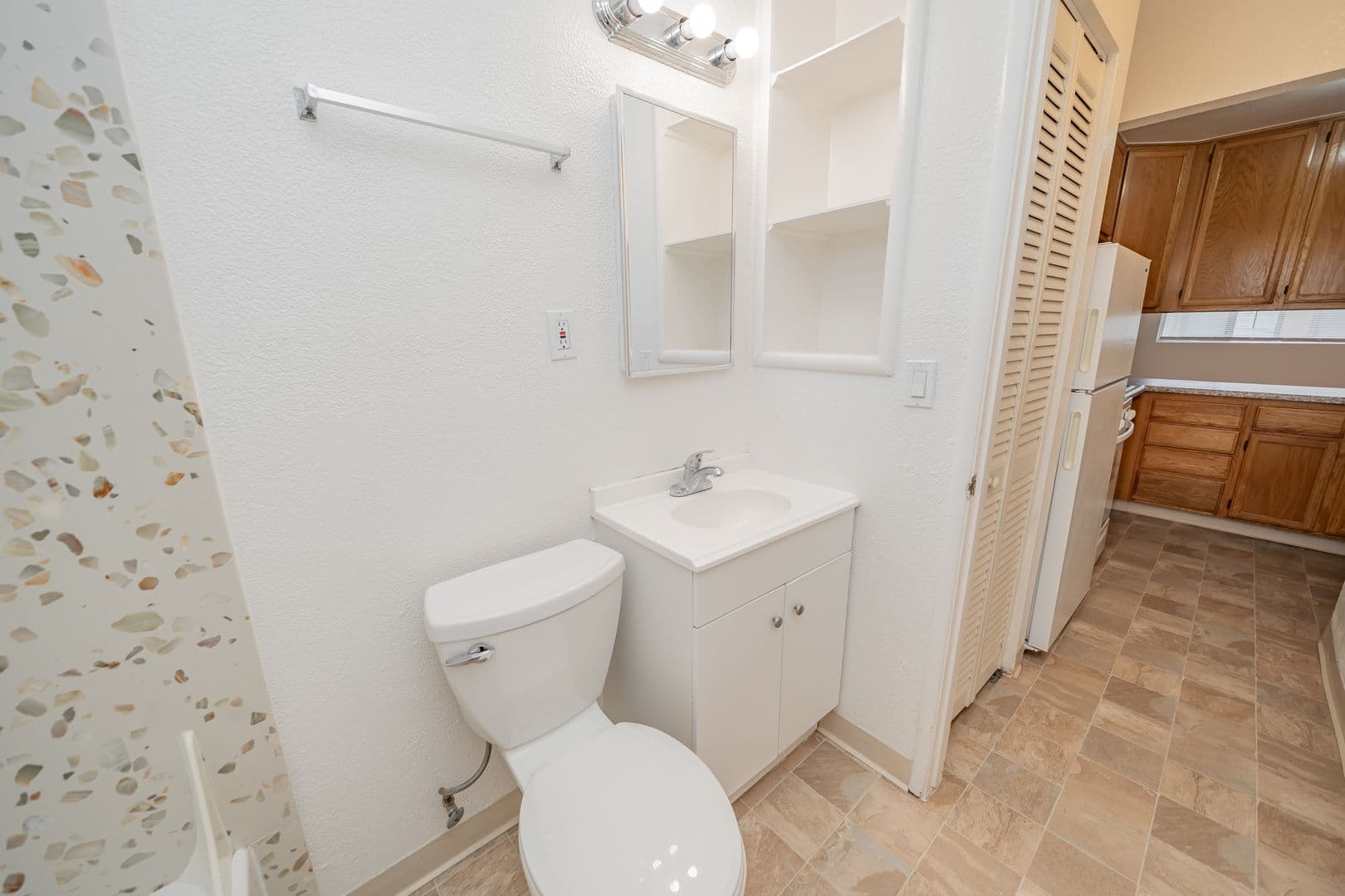 Berkeley Apartment: 1930 Hearst Avenue