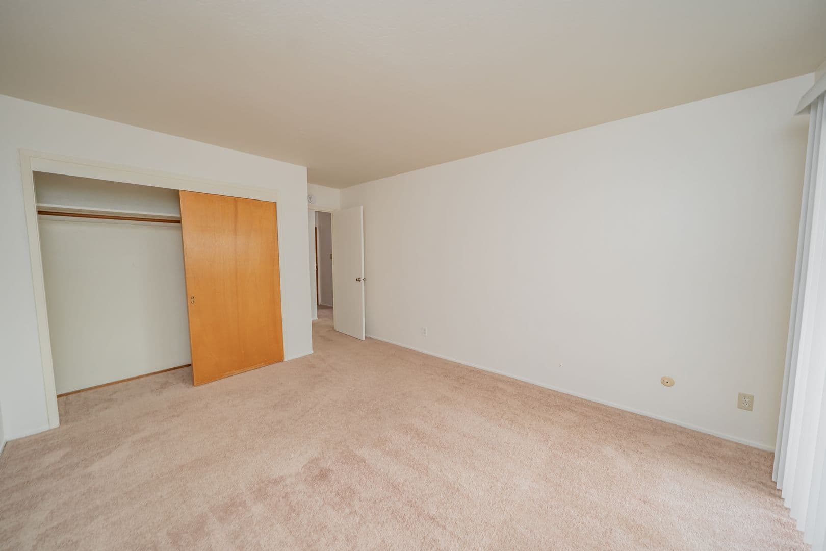 Oakland Apartment: 36 Moss Avenue