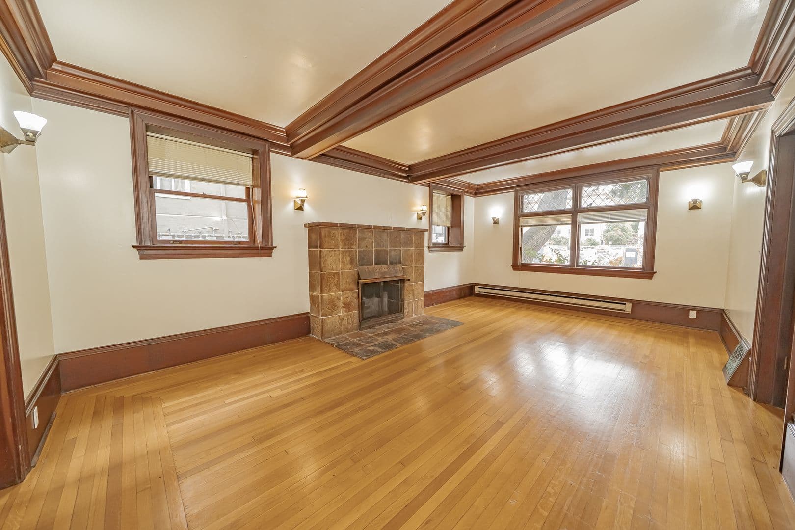 Berkeley Apartment: 2267 Hearst Avenue