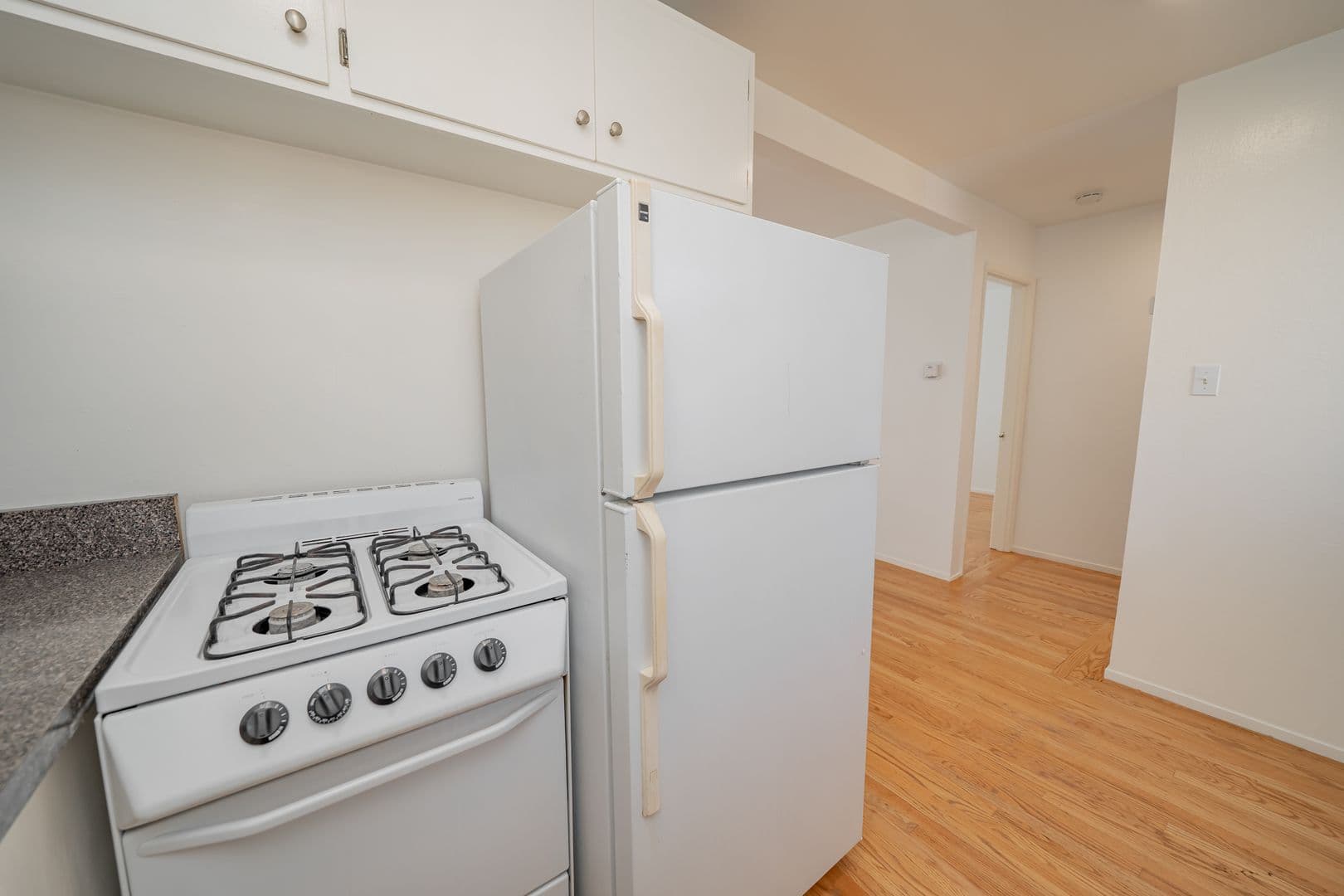 Oakland Apartment: 354 Vernon Street