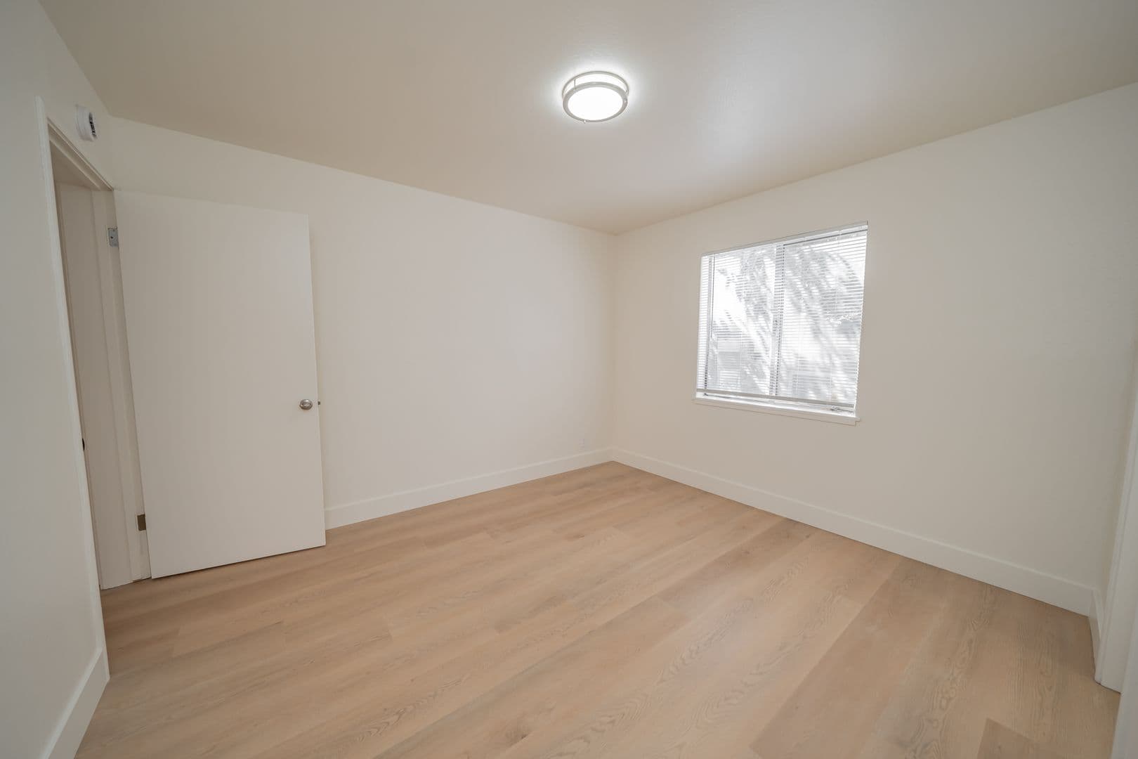 Oakland Apartment: 3084 Richmond Blvd