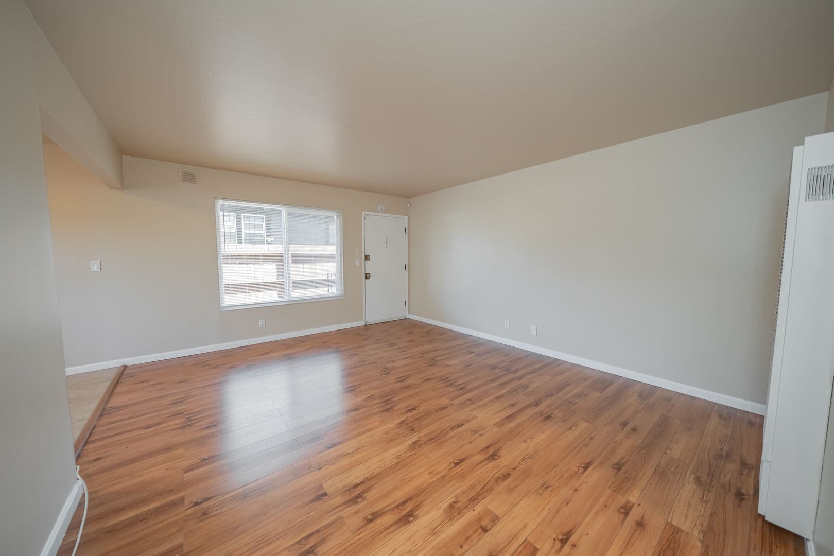Oakland Apartment: 2268 35th Avenue