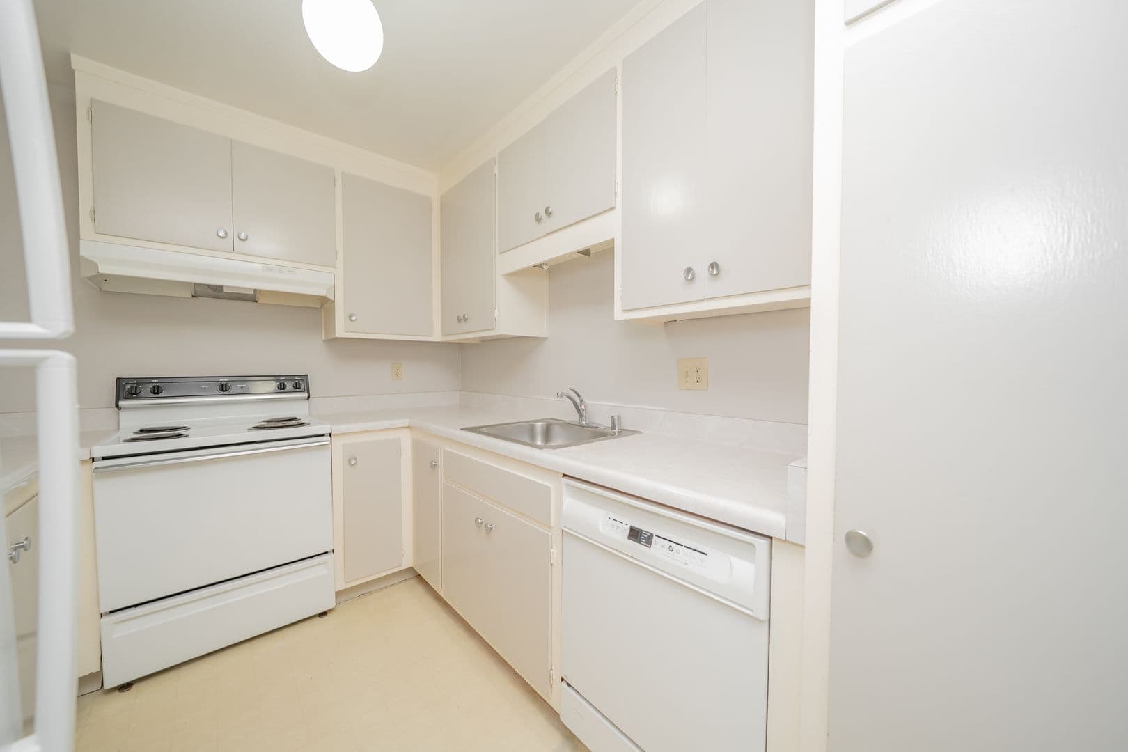 Oakland Apartment: 580 Jean St