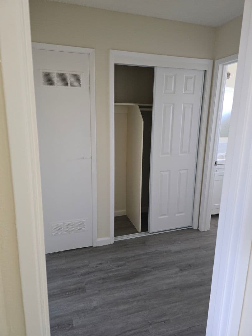 Rancho Cordova Apartment: 10421 El Mercado Dr