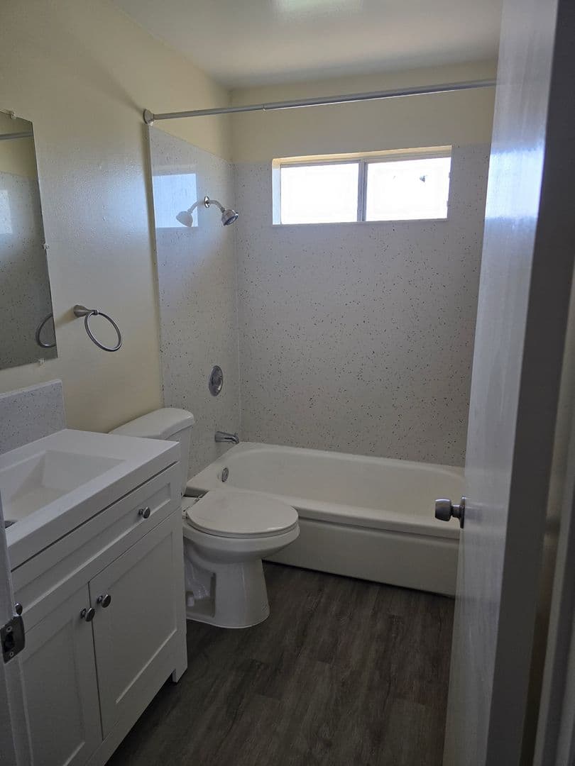 Rancho Cordova Apartment: 10421 El Mercado Dr