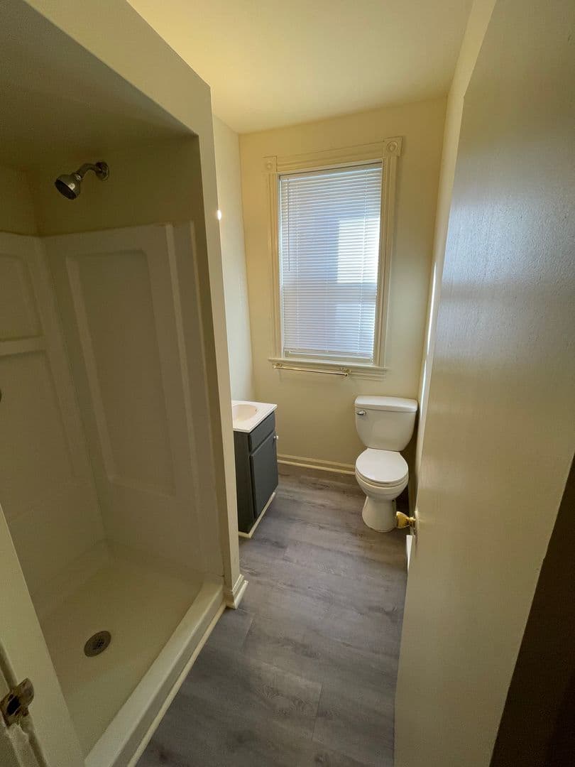 Philadelphia Apartment: 5122 Arch St.