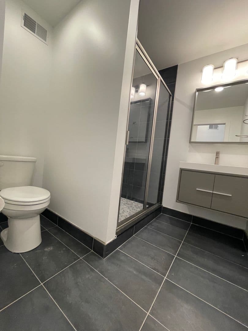 Philadelphia Apartment: 2404 Master St - 2404 Master St