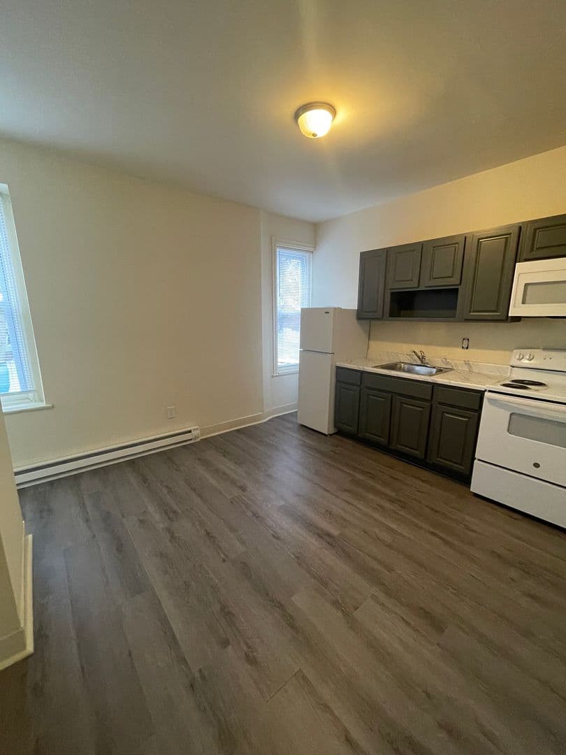 Philadelphia Apartment: 5122 Arch St.