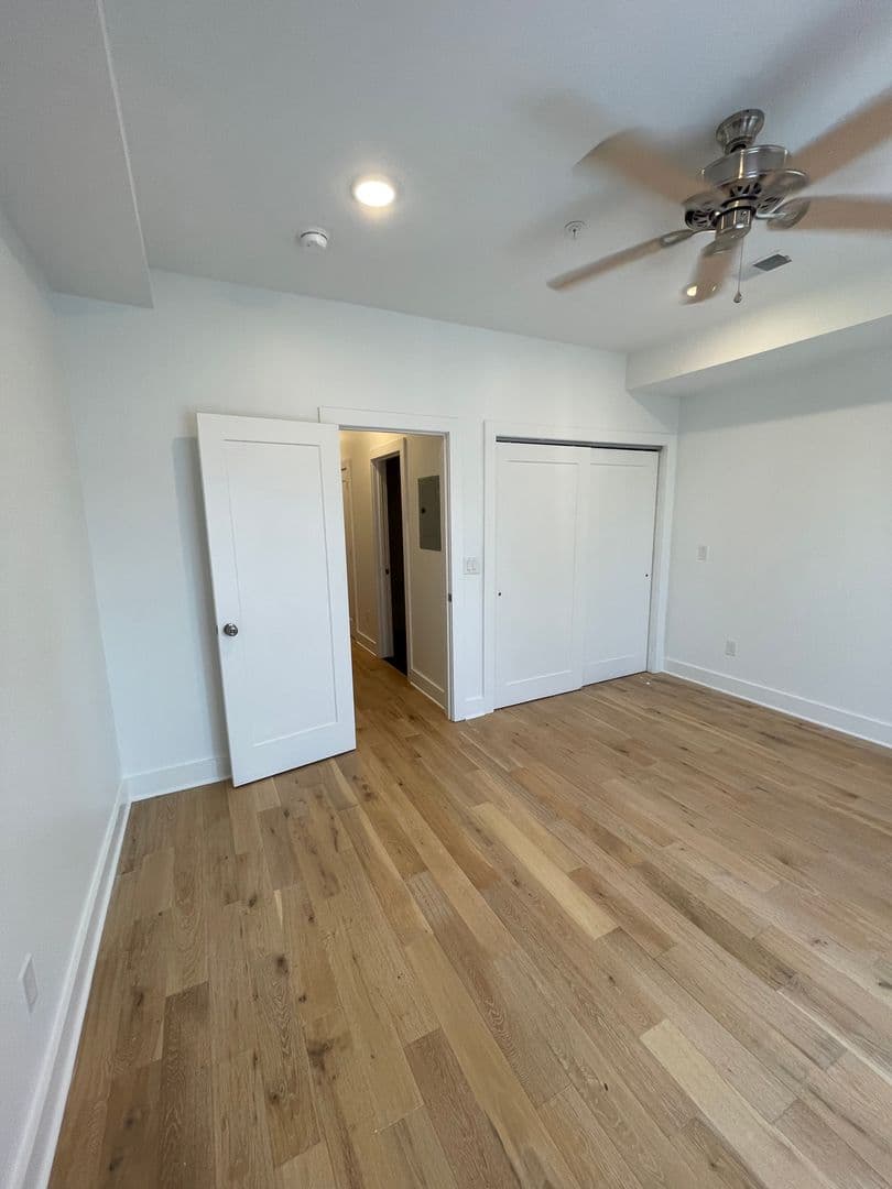 Philadelphia Apartment: 2404 Master St - 2404 Master St