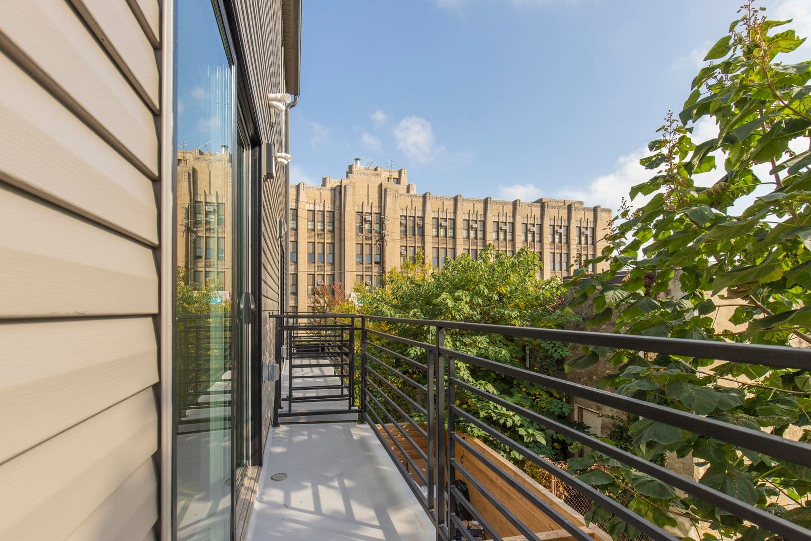 Philadelphia Apartment: 2404 Master St - 2404 Master St