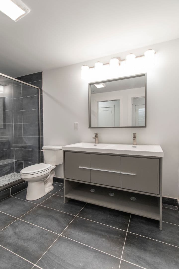 Philadelphia Apartment: 2412 Master ST