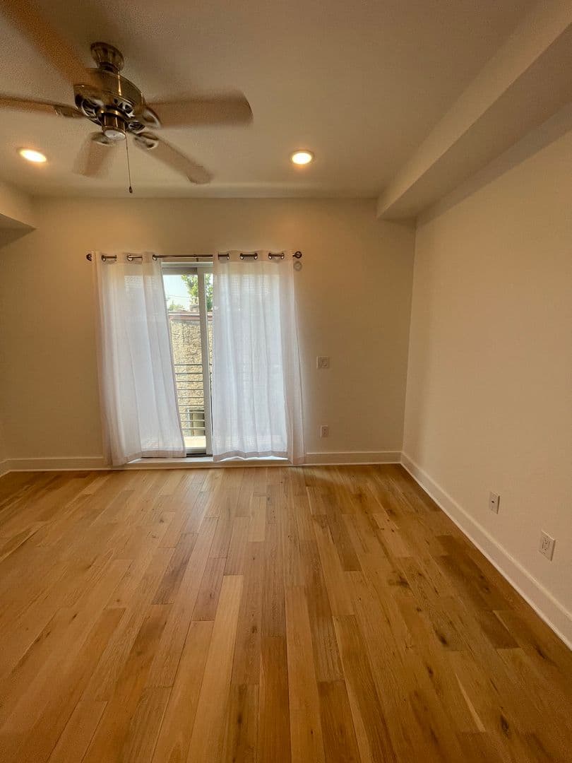 Philadelphia Apartment: 2404 Master St - 2404 Master St