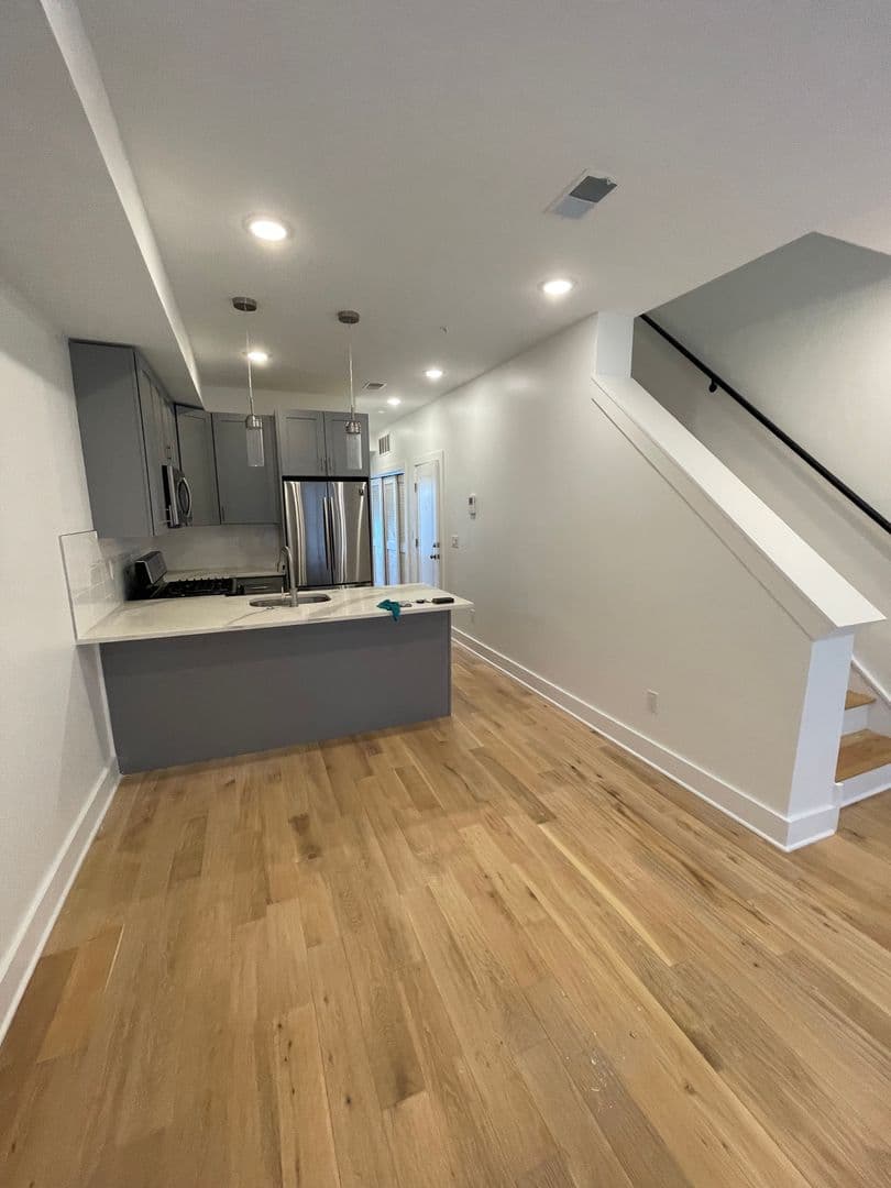 Philadelphia Apartment: 2404 Master St - 2404 Master St
