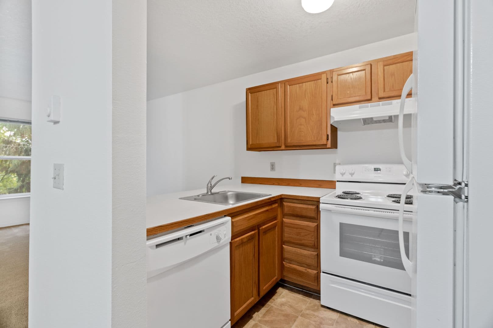 Portland Apartment: 329 S Whitaker St.
