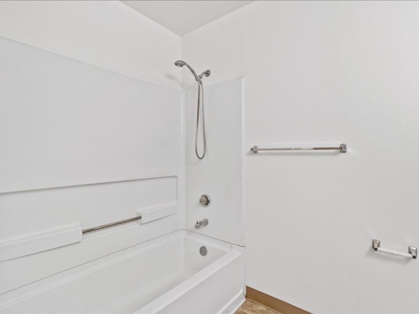Portland Apartment: 329 S Whitaker St.