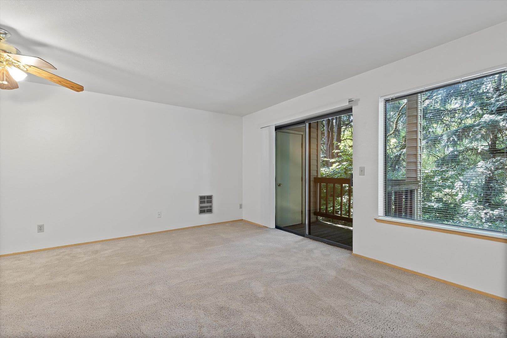 Portland Apartment: 7927 SW 31st Ave.