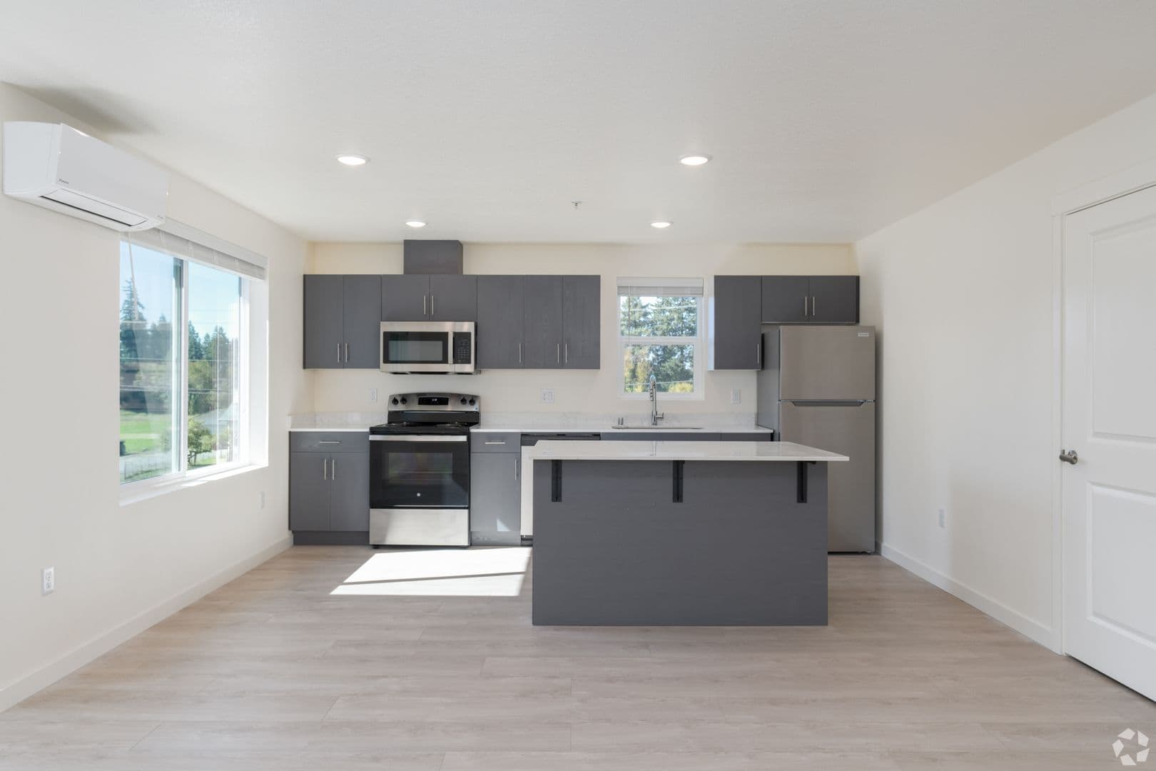 Vancouver Apartment: 8515 NE St Johns Road