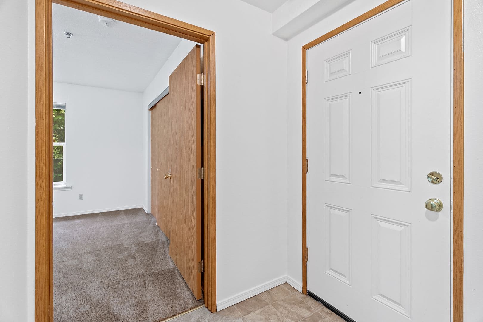 Portland Apartment: 329 S Whitaker St.