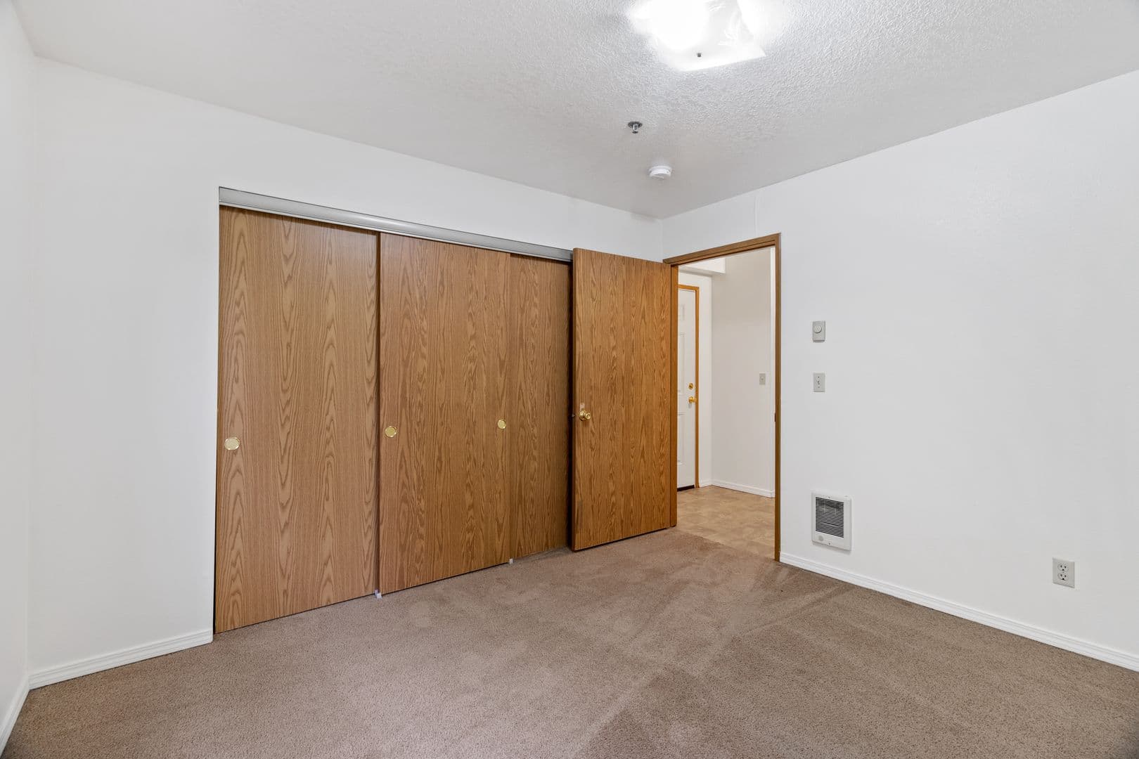 Portland Apartment: 329 S Whitaker St.